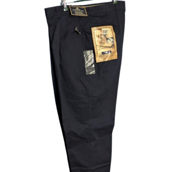 DOCKERS Classic Fit Strait Leg Pleated Navy Blue Size 44-34 - Picture 1 of 3